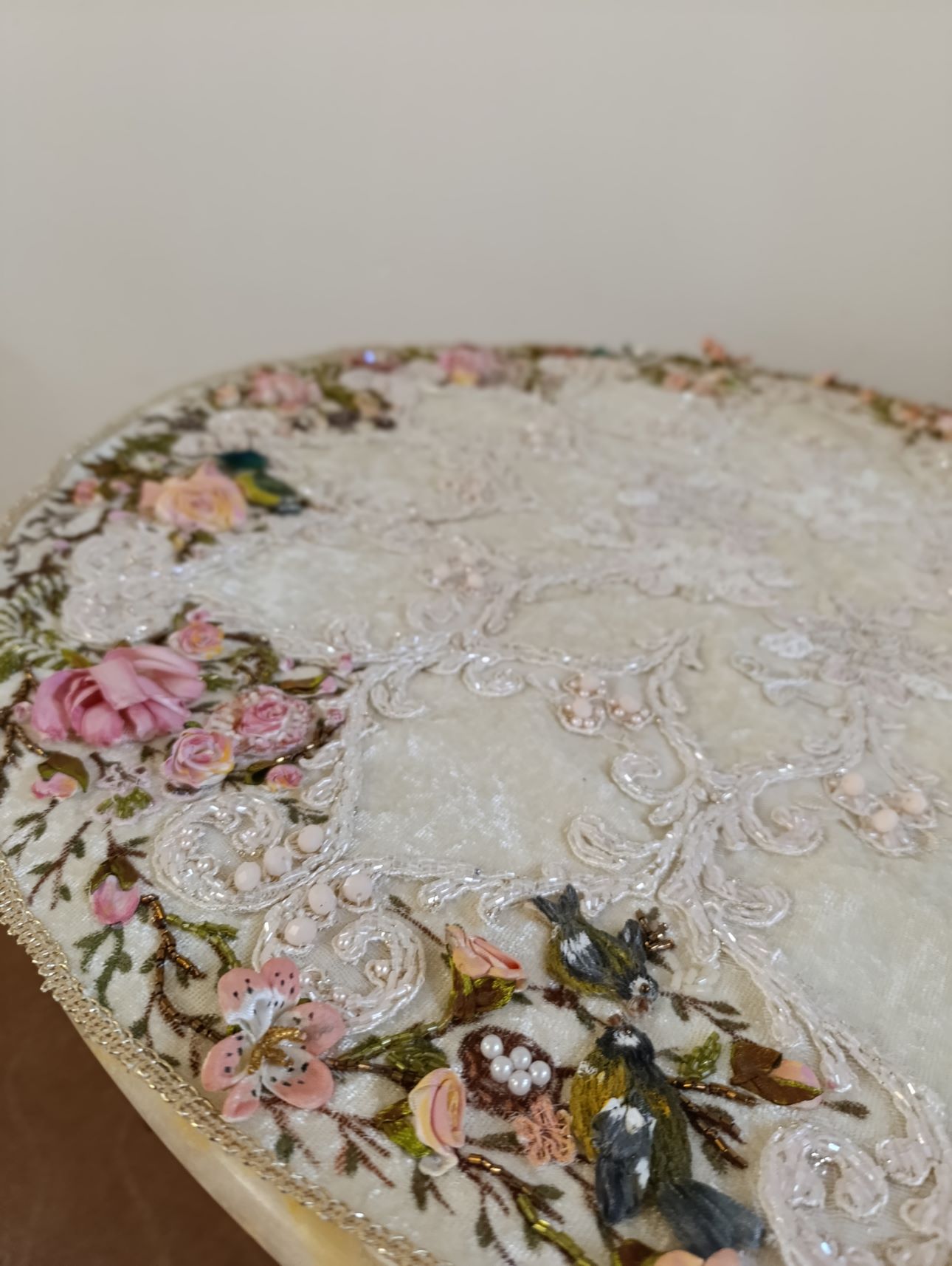 رومیزی روبان دوزی 